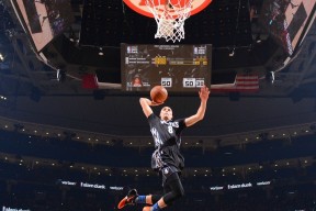 爱游戏官网首页-49人连胜延续，球迷高呼“超级碗见”——记录背后的激情与未来的无限可能