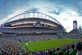 AYX GAMING-国足战术演练针对不同对手，国足训练备战